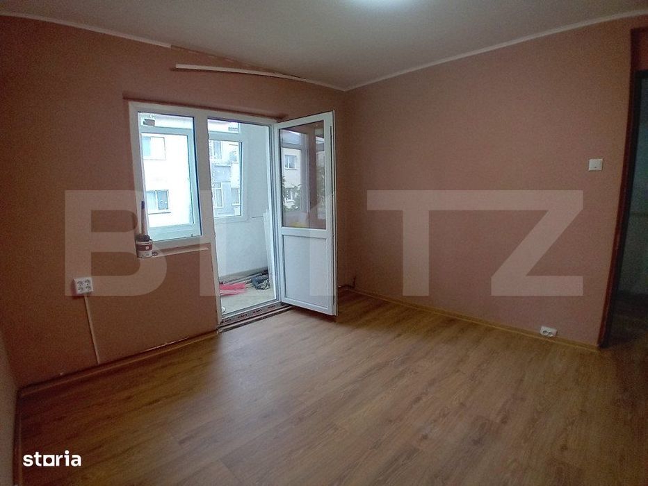 Apartament renovat cu 2 camere decomandate si garaj in Dumbrava Nord Z