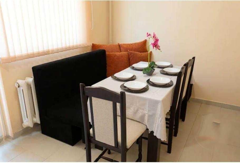 Дава се под наем Двустаен апартамент в София, Лозенец - 80 кв.м за 700 € - Снимка #2