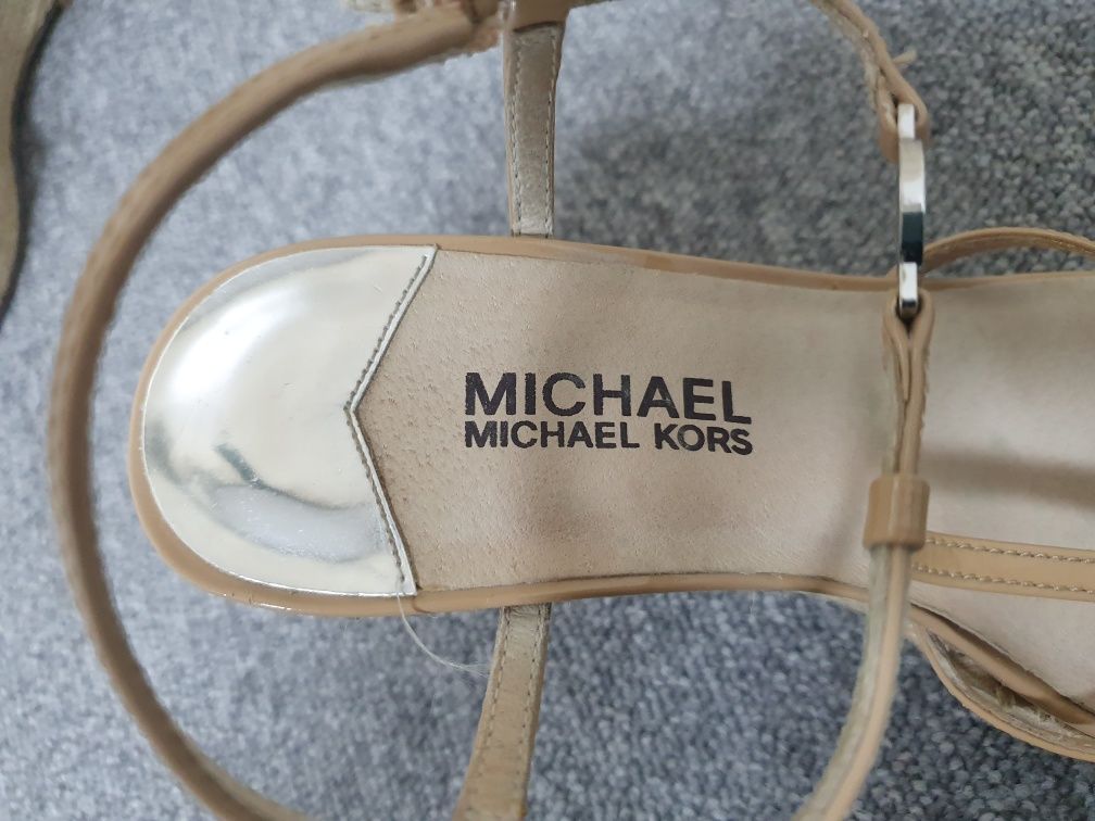 Летни сандали на Michael Kors