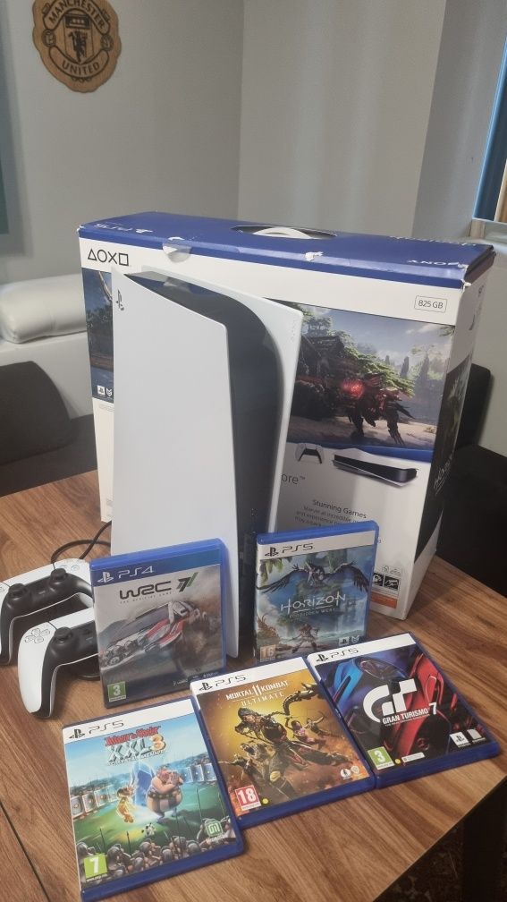 Конзола Playstation 5 Disc Edition 825GB 16GB RAM GDDR6 + игри
