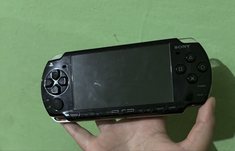 PSP(playstation portabil )