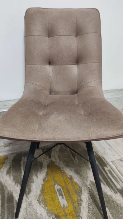 Трапезни столове 4+1 малко ползвани