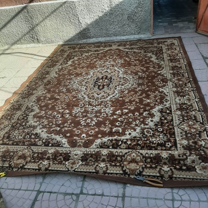 Продам палас. 2,46×3,25 и 2,95×1,75