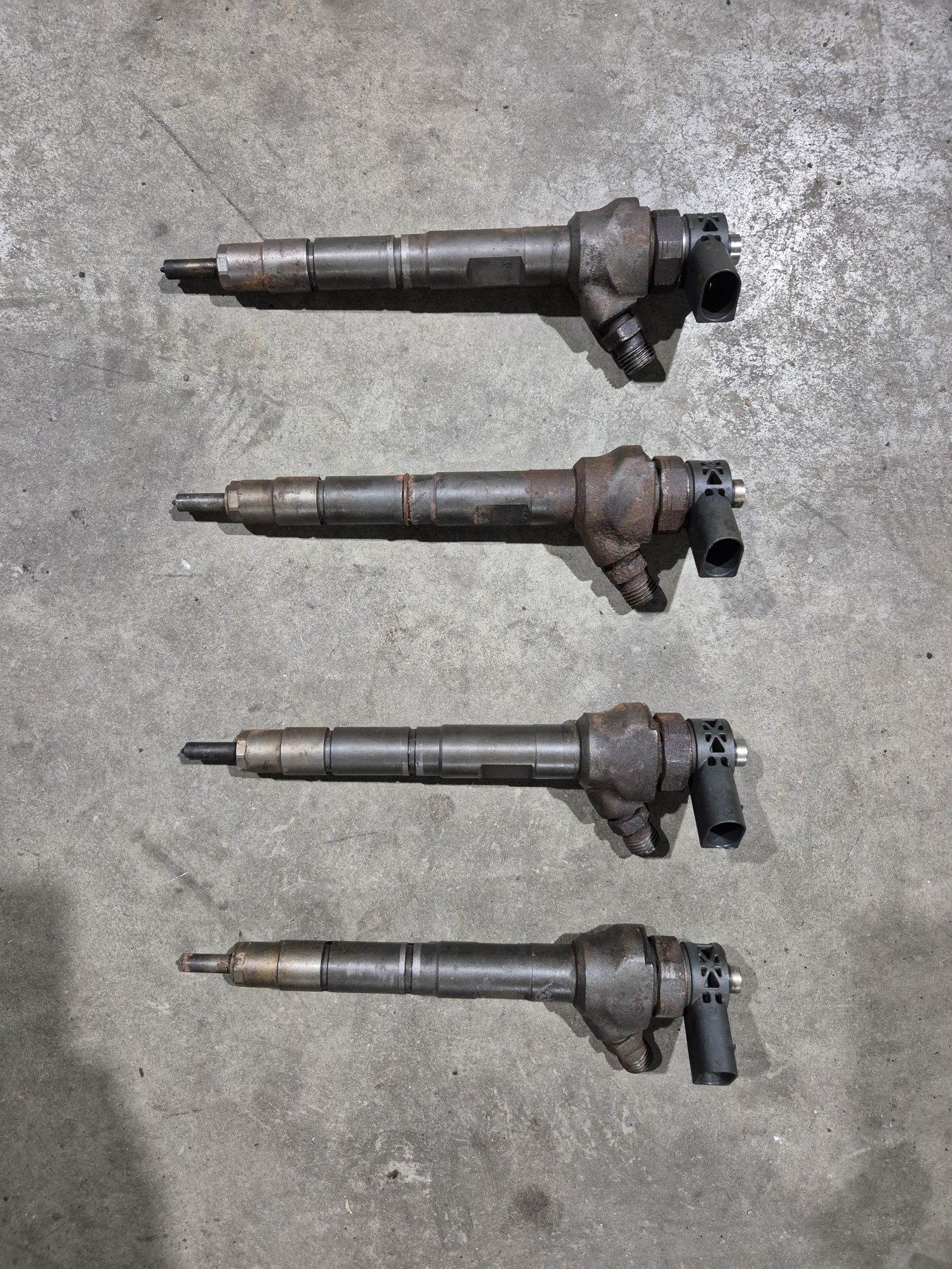 injectoare Vw Passat B7 2.0tdi an 2013 cod 03L130277J sau 0445110369