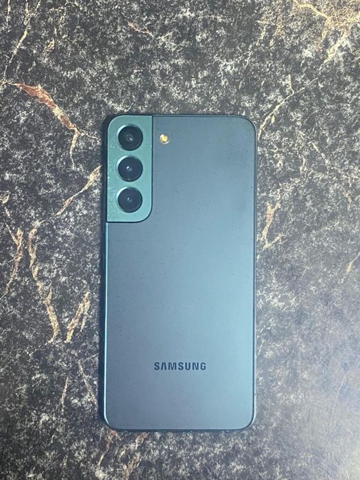 Samsung S22 8/256