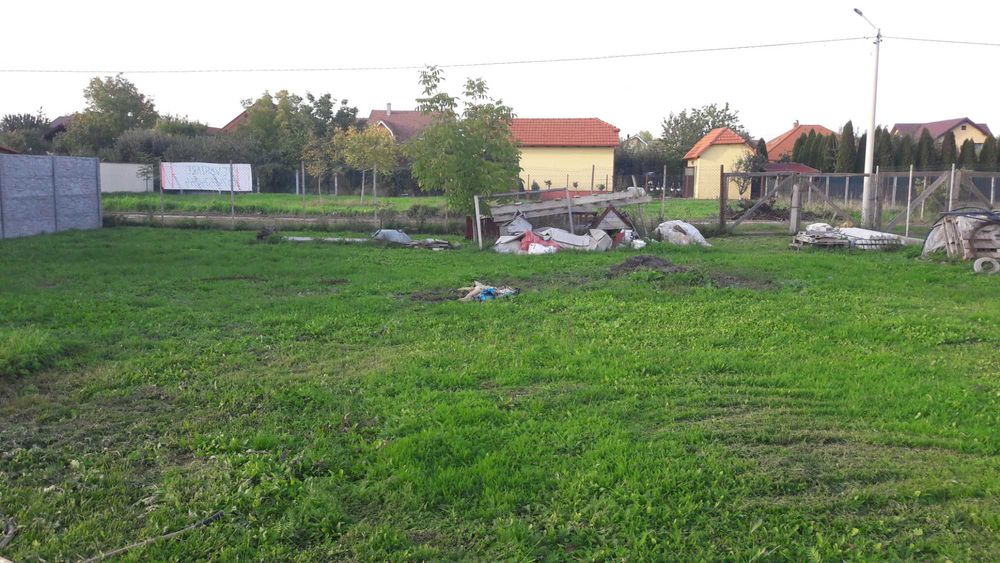 teren intravilan , loc de casa , toate utilitatile ,front 21,3m