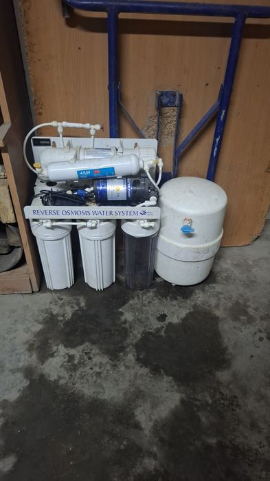 Фильтр для воды в полном комплекте.