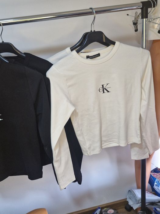 Дамски блузи къси на Ck