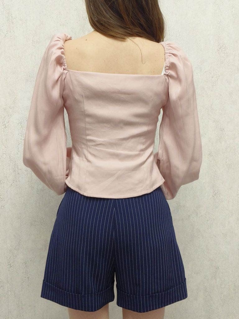 Блузка от Lichi, шорты классические