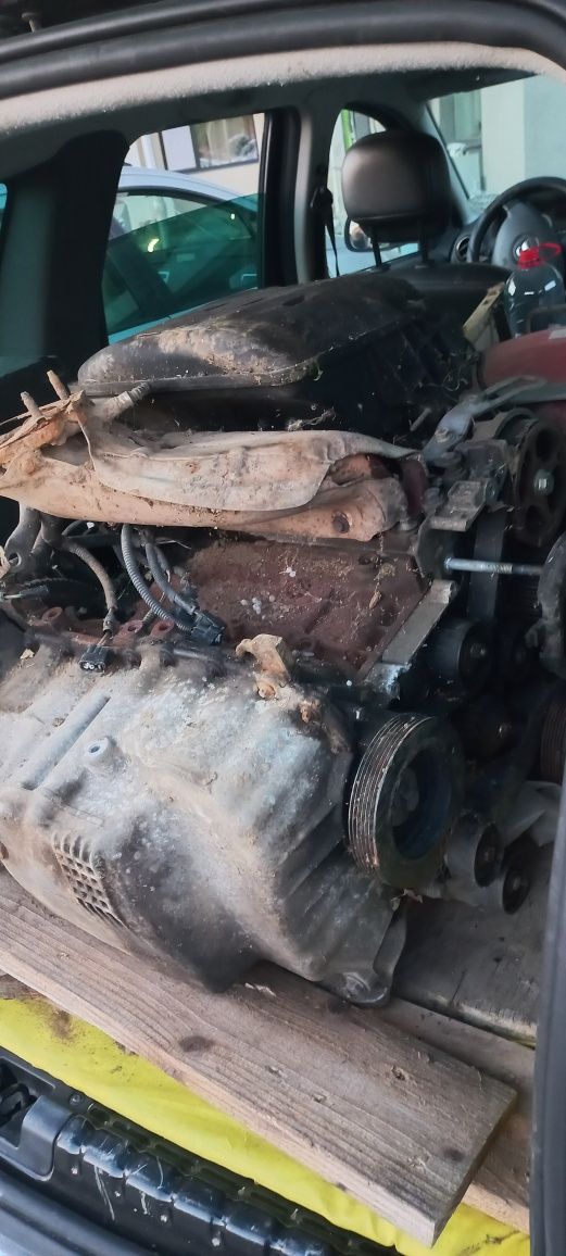 Motor renault laguna 1.6 funcțional  (piese schimb)