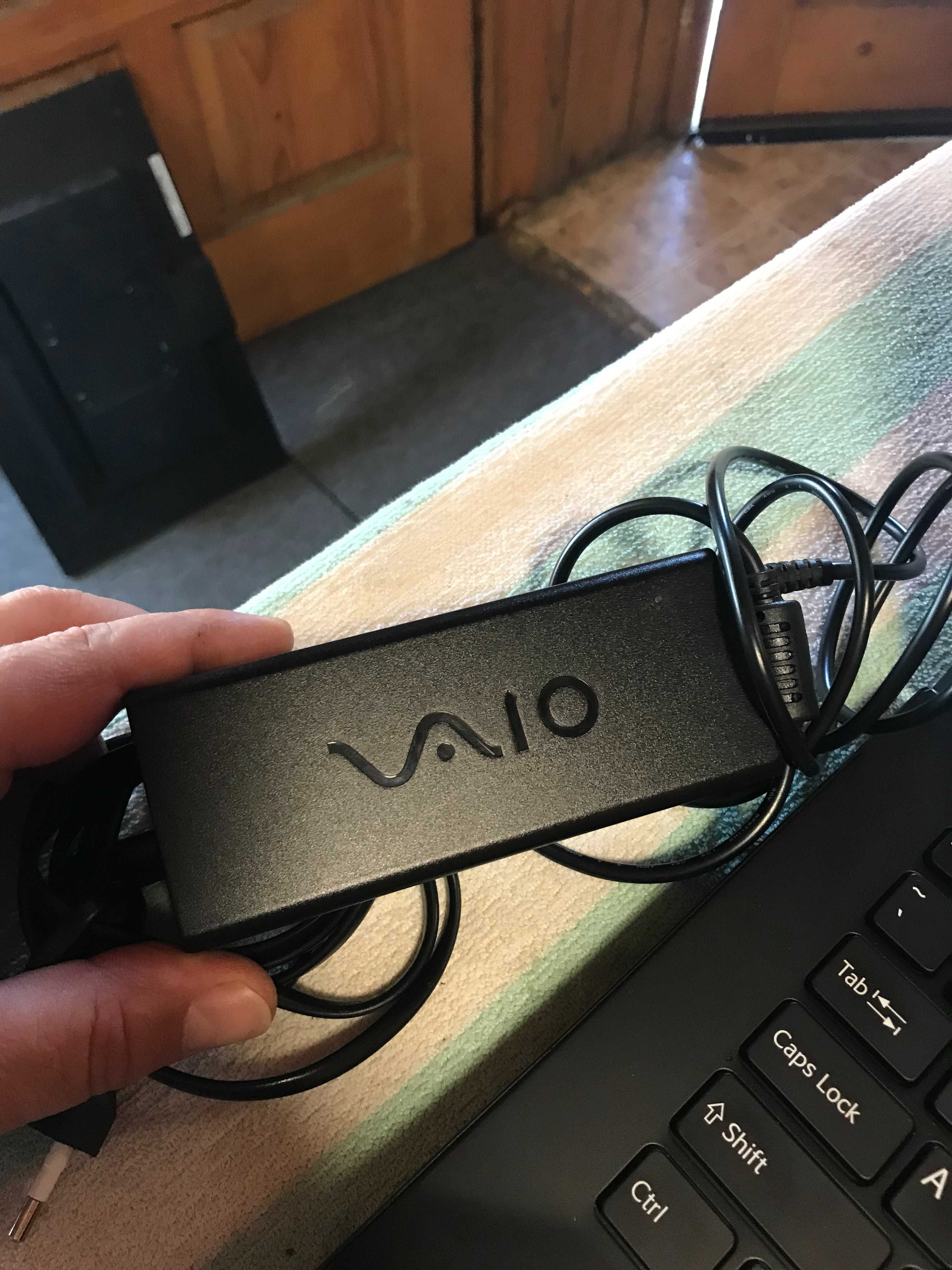 Sony Vaio PCG-41211L 13"Ultrabook, i7 2620M 2.70GHz,4GB Ram,SSD 512 GB