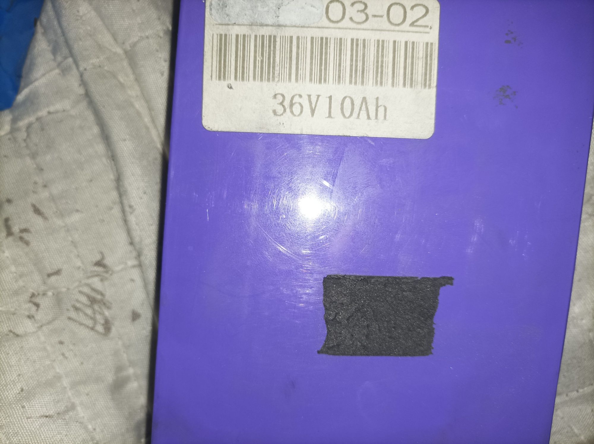 Продам мотор,контроллеры, и 2 акамулятора.