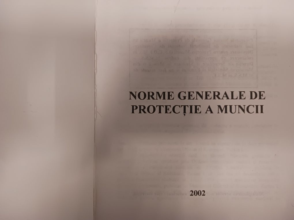 Vând cartea originală Norme generale de protecția muncii,  2002
