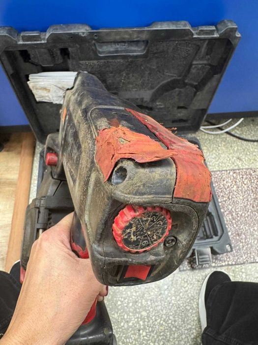 Masina de legat fier-beton RB441T MAX cu incarcator si 2 acumulatori