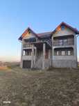 Casa finisata, teren 2500mp, Marginea