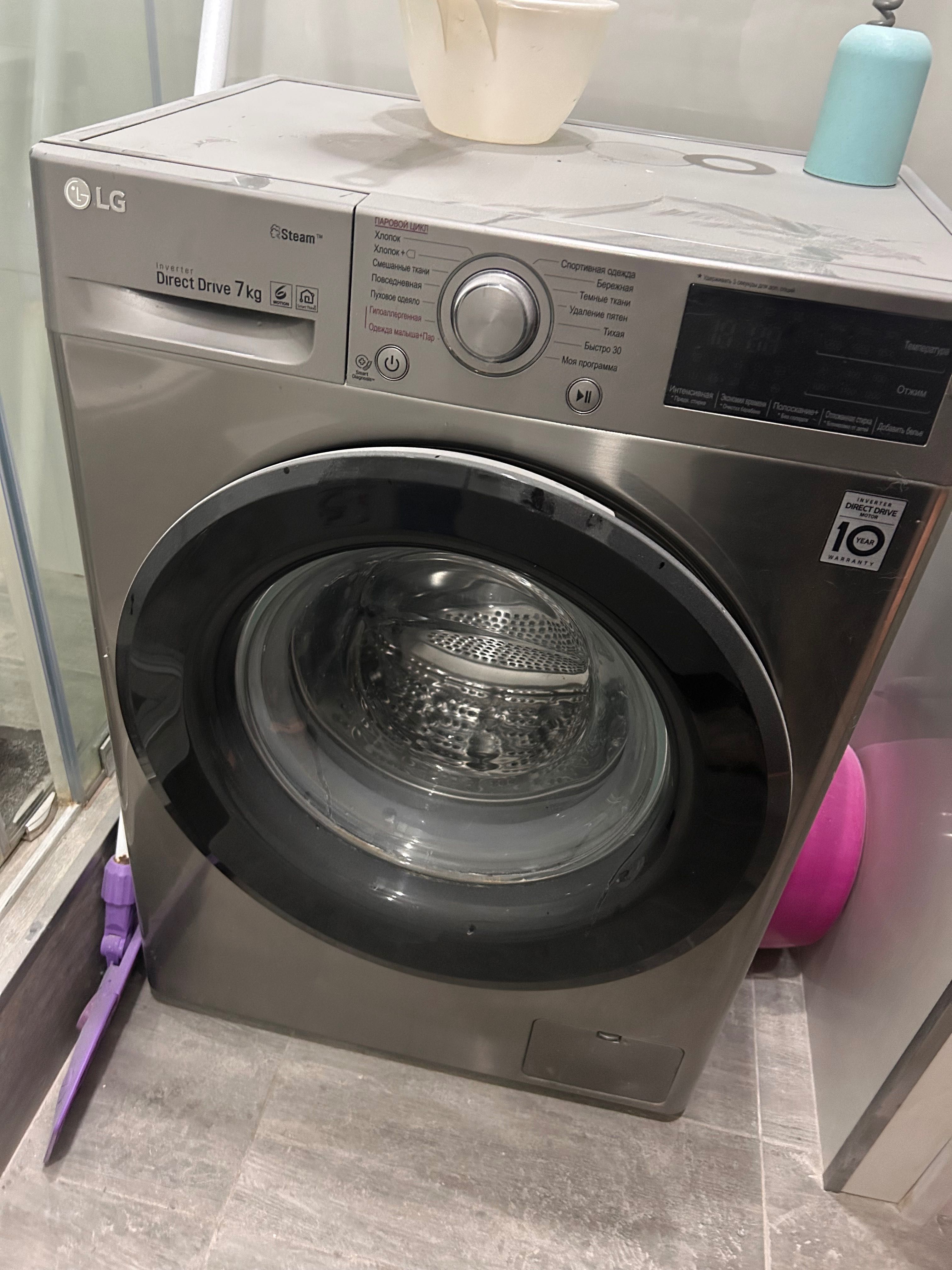 Продам почти новую стиральную машину LG