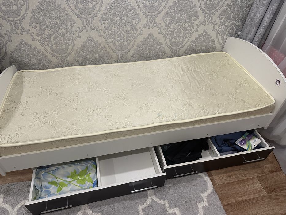 Продается кровать 80*195см