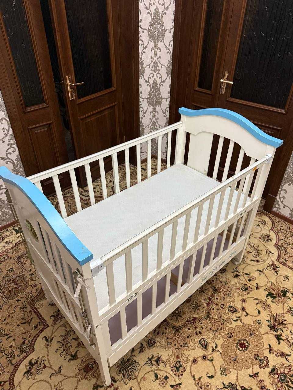 Детский кровать сотилдади.