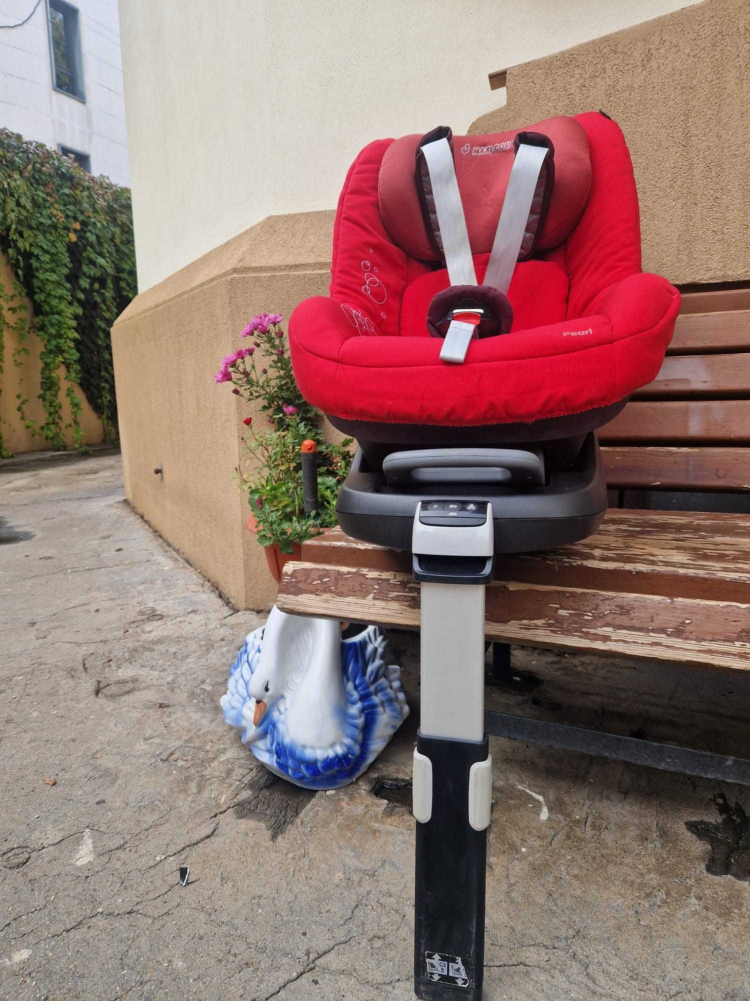 Scaun auto Maxi Cosi Pearl cu baza FamilyFix IsoFix