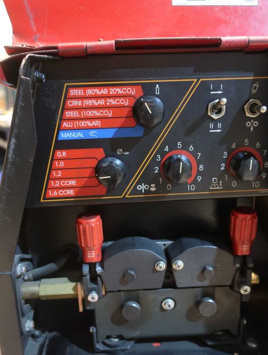 Заваръчен апарат, телоподаващо, Lincoln CV 400