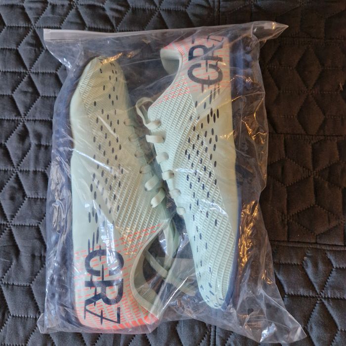 Нови стоножки за футбол CR7 номер 41