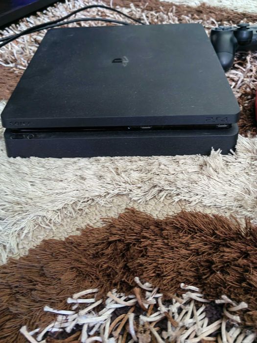 Consola+2 controler+jocuri ps4