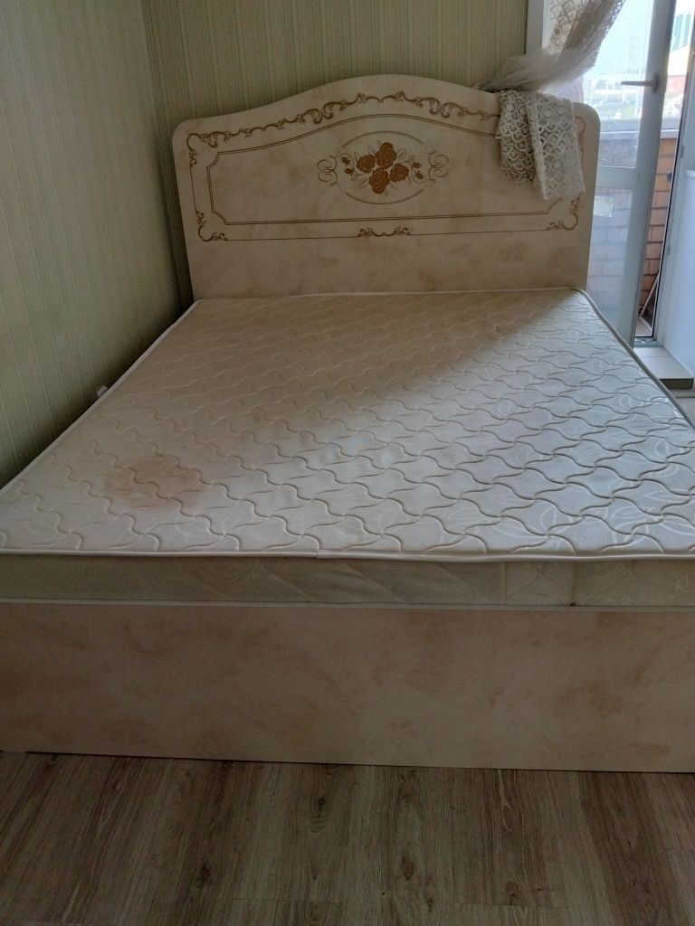 Продам диван и кресло