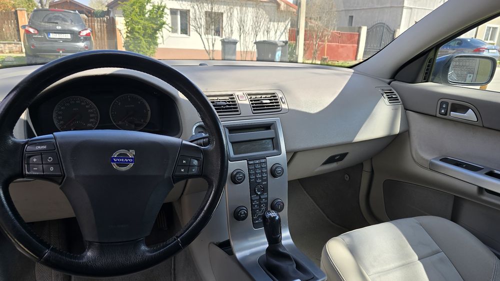 Inchiriez autoturism ( Rent a car ) Inchirieri auto Volvo V50 combi