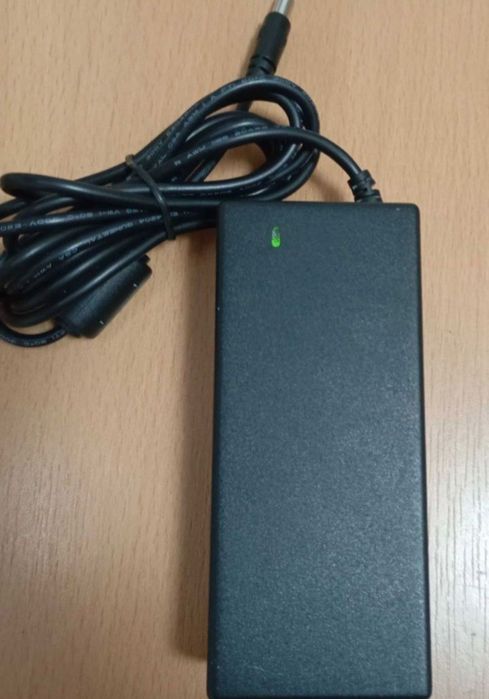 Alimentatoare 12V 2A si 12V 1A in stare buna de functionare