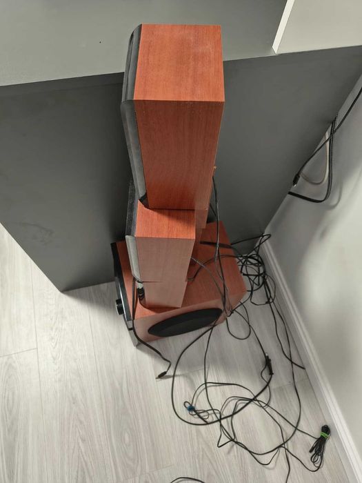 Sistem 4.1 defect, reparabil