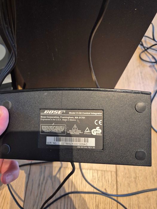Bose subwoofer + една кубична тонколонка+ 2бр. дистанционно (тъч)+др.