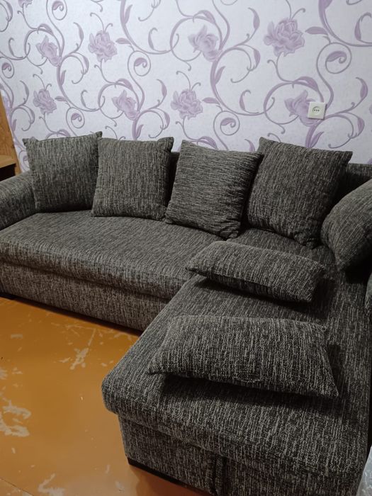 Диван угловой,с софой