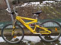 Vand bicicleta cu suspensi roti de 26 are doar pana pe fata