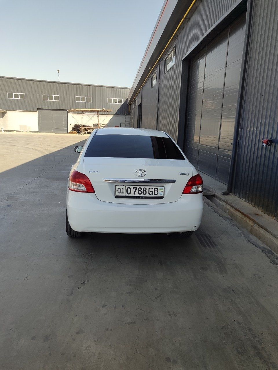 Toyota yaris sotiladi