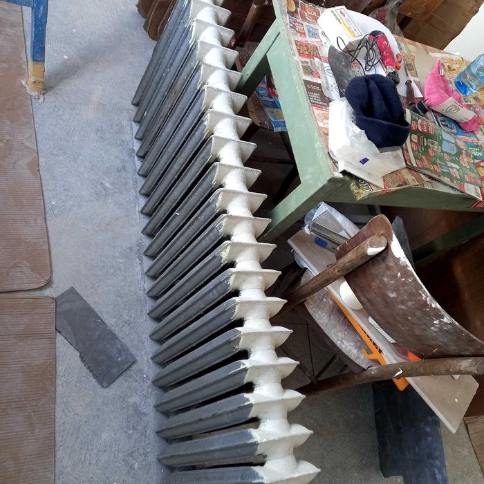 2броя  чугунени радиатори