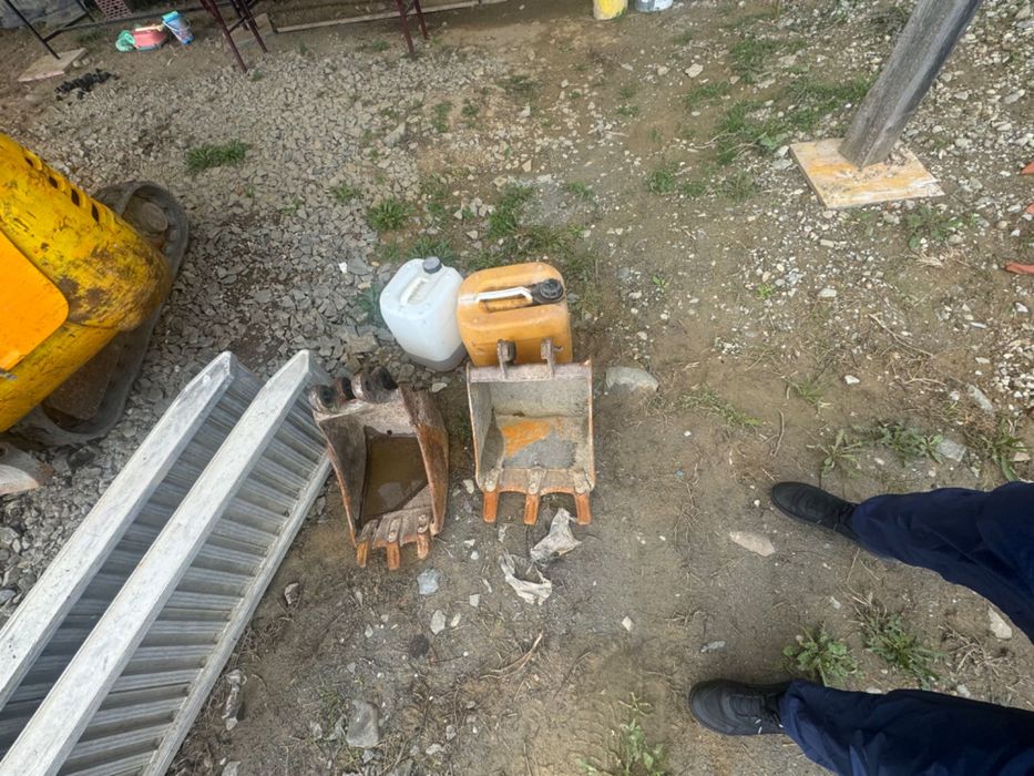 De Vânzare excavator jcb model 8