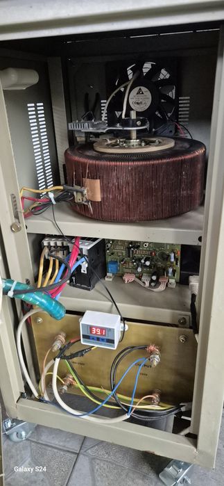 Stabilizator de tensiune SVC monofazic cu servomotor 20000Va