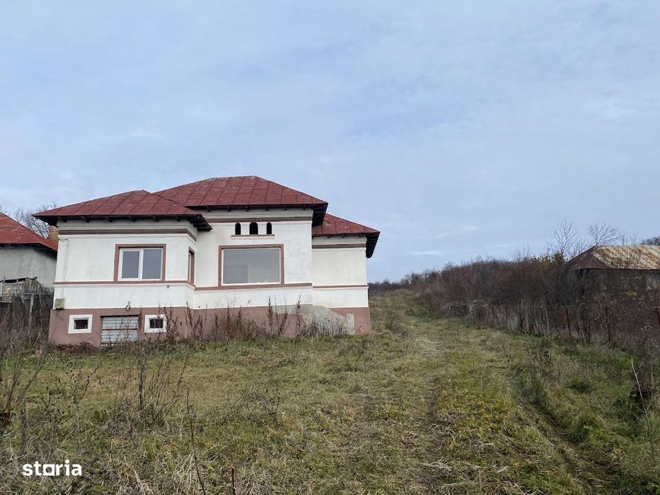 Vand casa in Calinesti, cu teren intravilan 2600 mp, 69500 euro