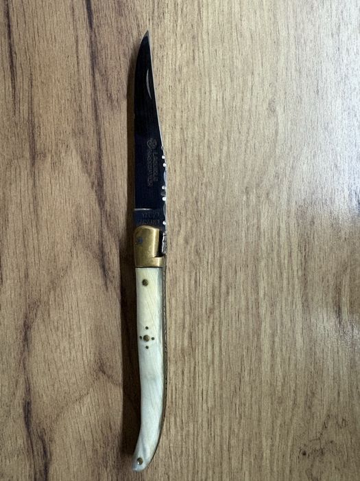 Френски сгъваем нож Laguiole стомана 12C27