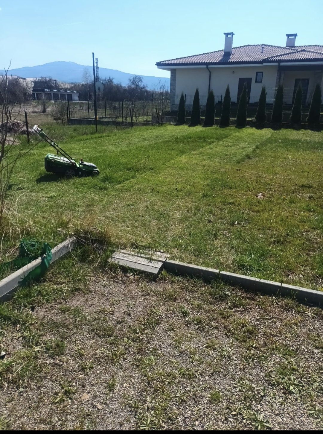 Парцел със стара къща
