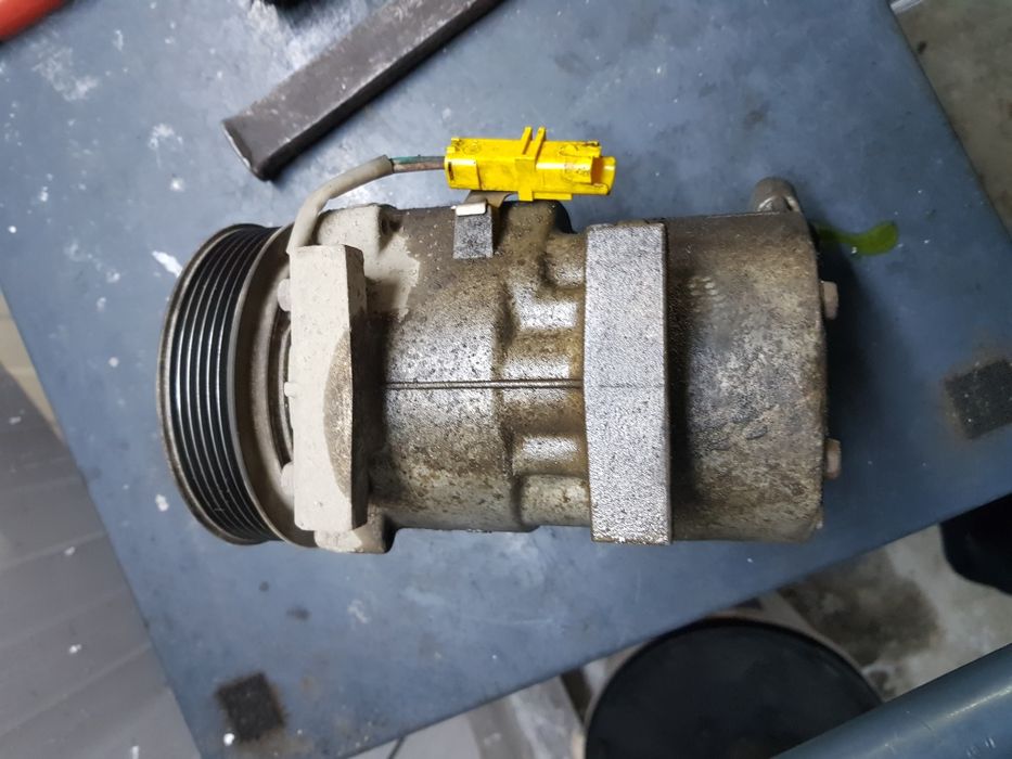 Compresor aer conditionat Peugeot Citroen 1.6 16V