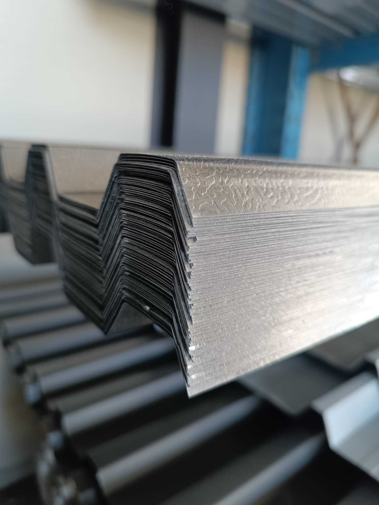 Panouri sandwich noi si calitatea a II-a / tabla cutata / accesorii