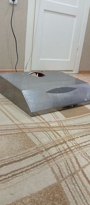 Продам вытяжку кухонную