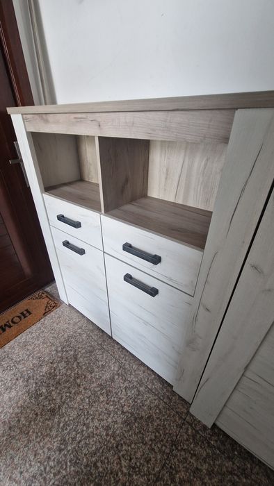 Комод и вертикален шкаф
