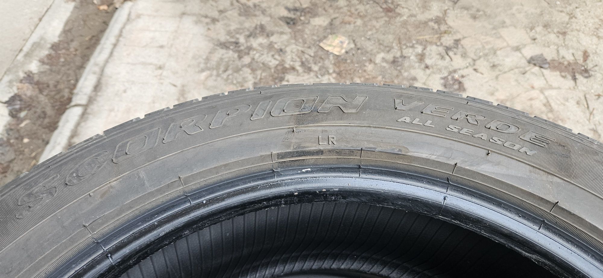 235 55 r19 PIRELLI дот 4319, 7мм грайфер