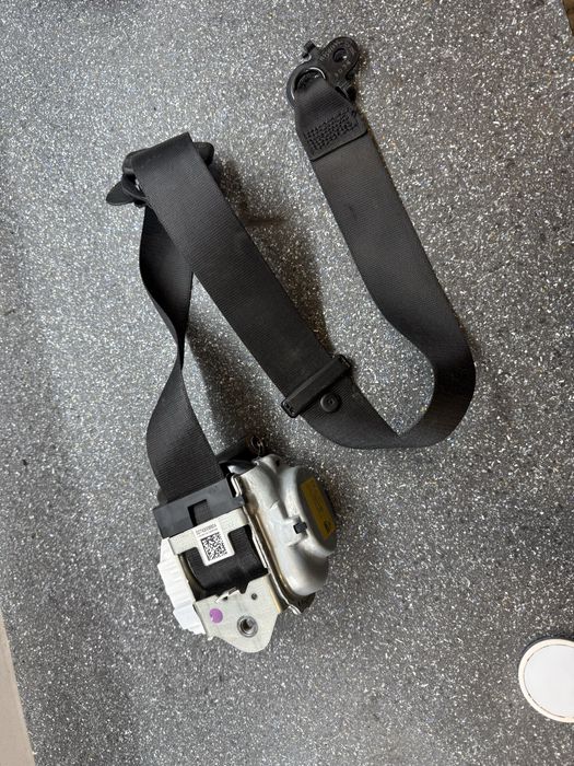 Bmw G30 G31 преден десен колан