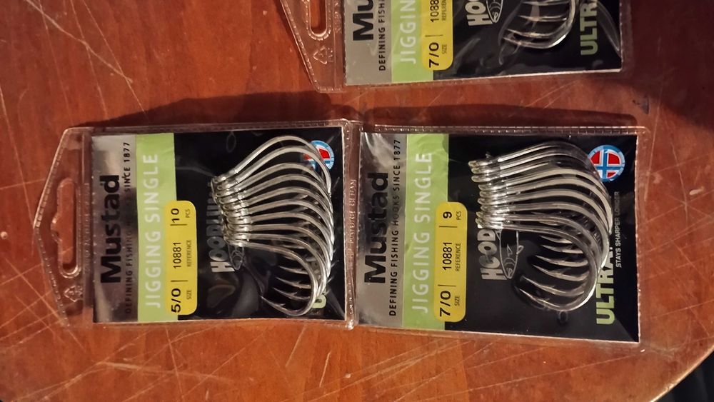 Куки за сом Mustad комплект