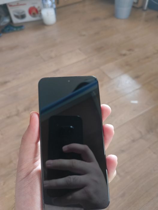 Samsung S22 in stare buna fara accesorii