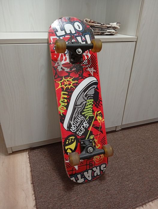 Vând Skateboard.