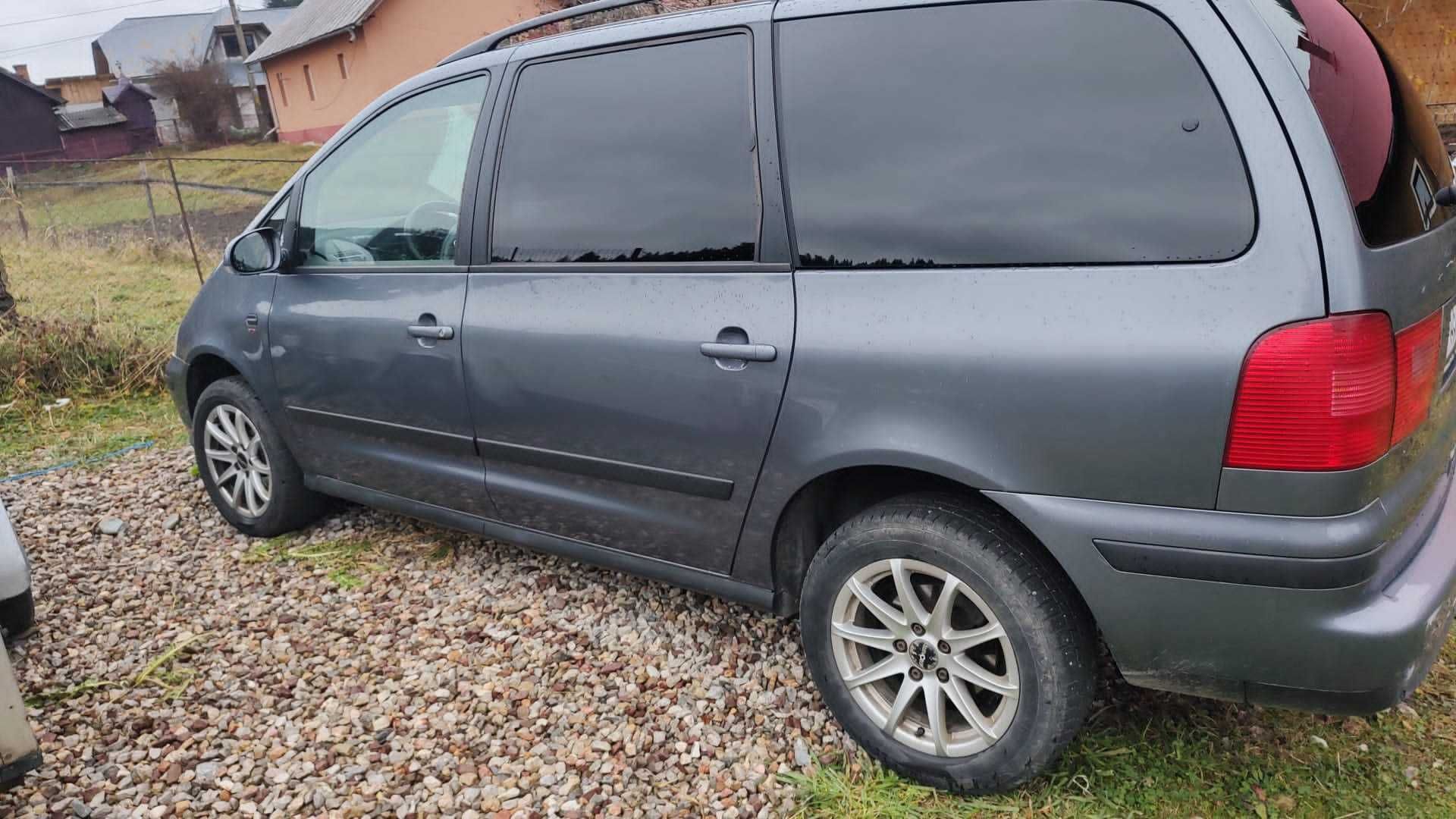 Vând  Seat Alhambra.